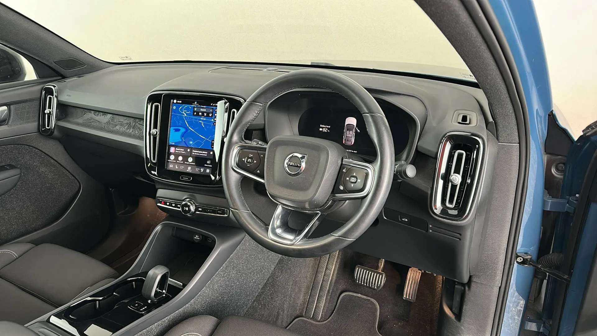 2023 VOLVO C40 2023 VOLVO C40