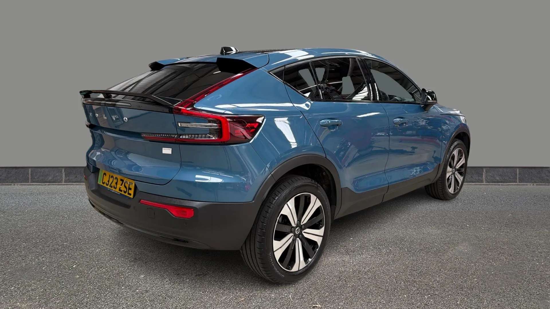 2023 VOLVO C40 2023 VOLVO C40