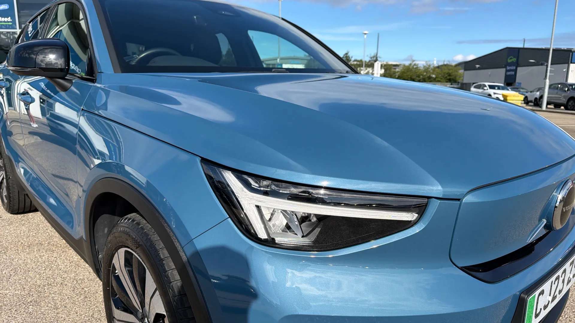 2023 VOLVO C40 2023 VOLVO C40