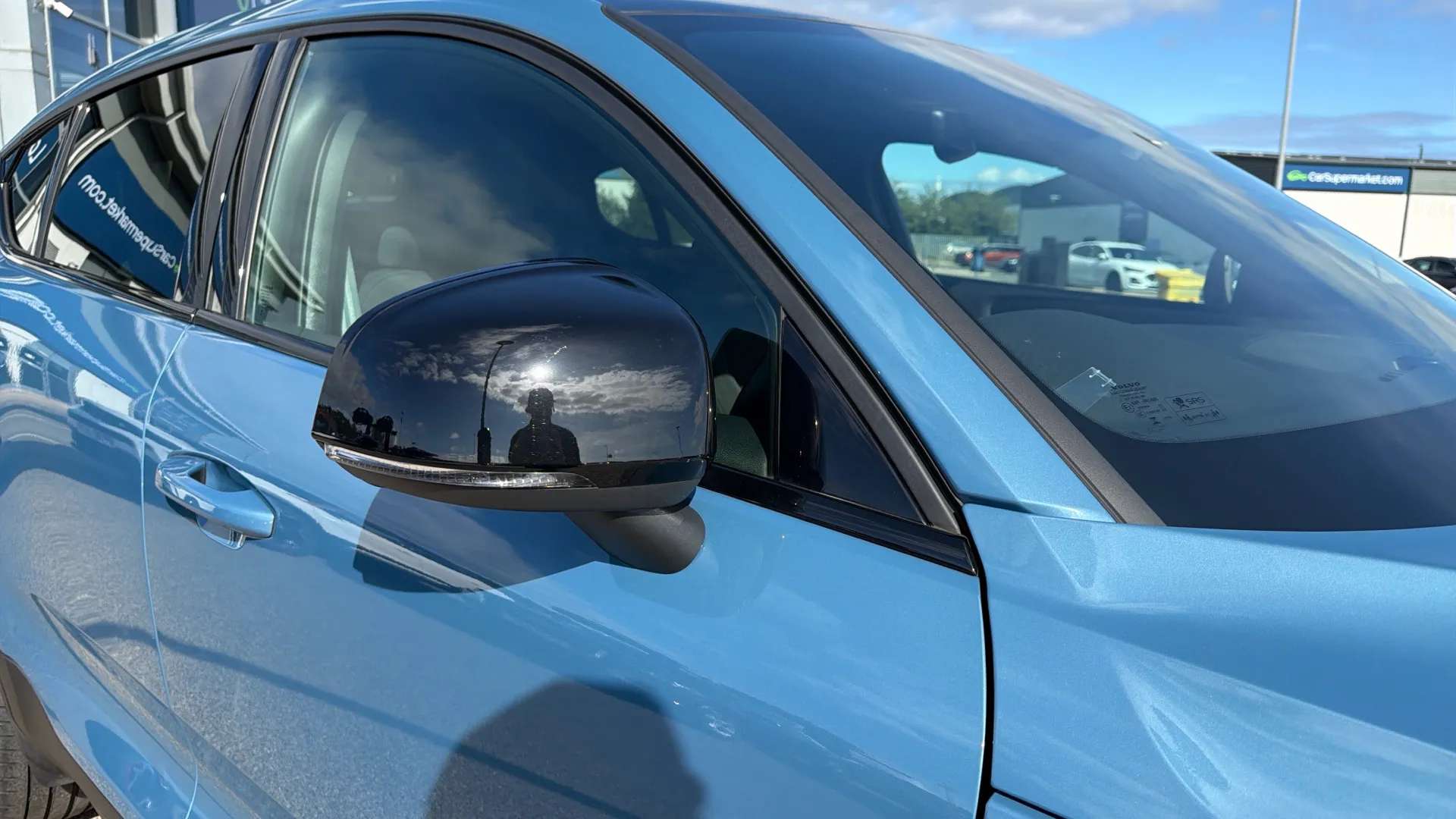 2023 VOLVO C40 2023 VOLVO C40