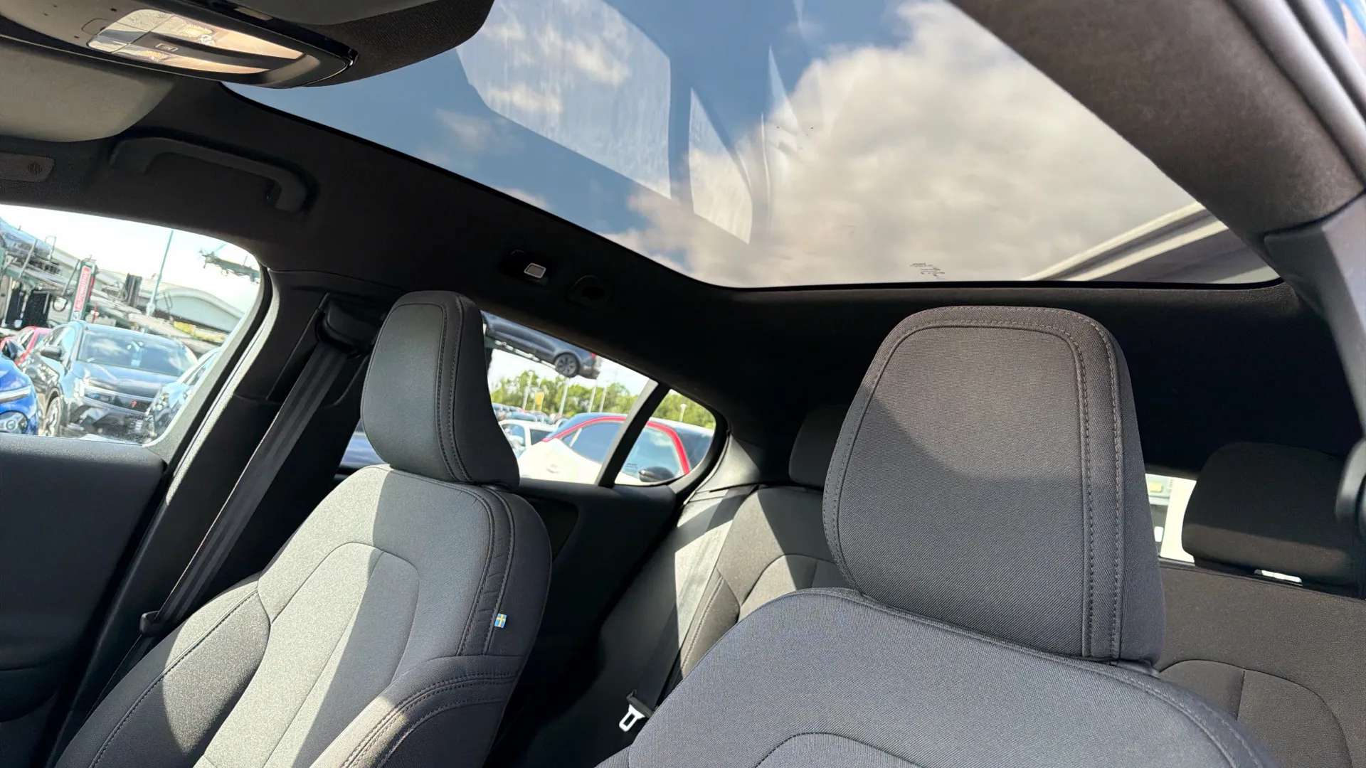 2023 VOLVO C40 2023 VOLVO C40