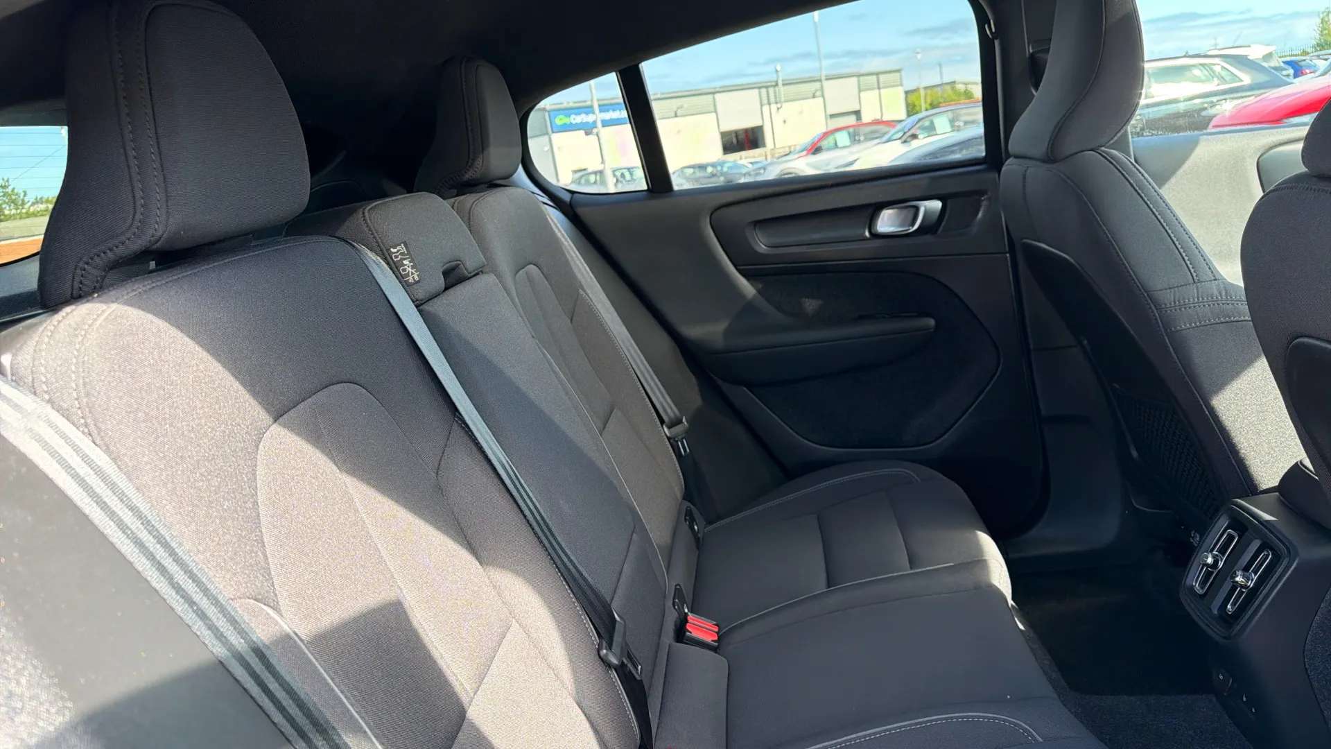 2023 VOLVO C40 2023 VOLVO C40