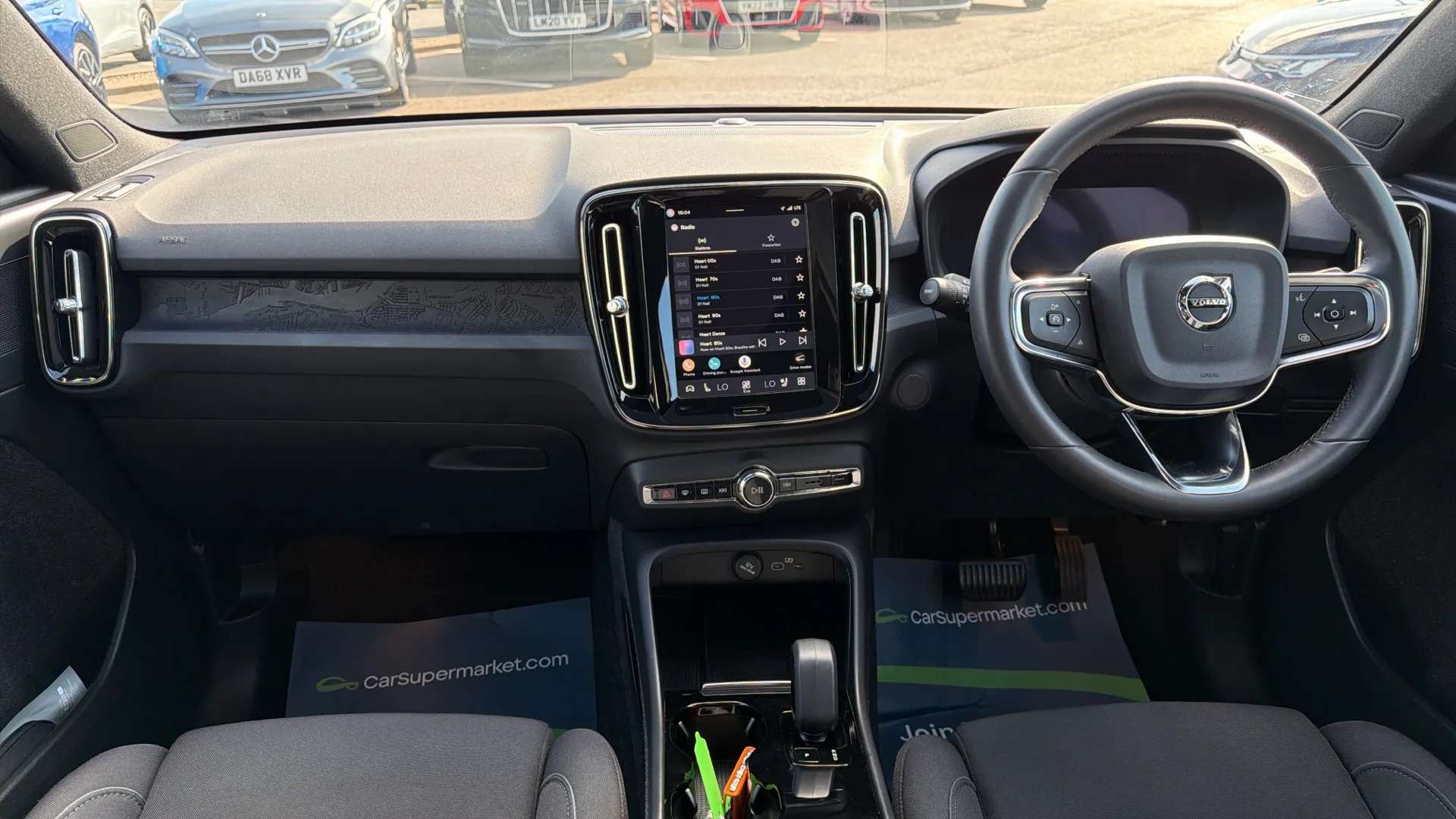 2023 VOLVO C40 2023 VOLVO C40