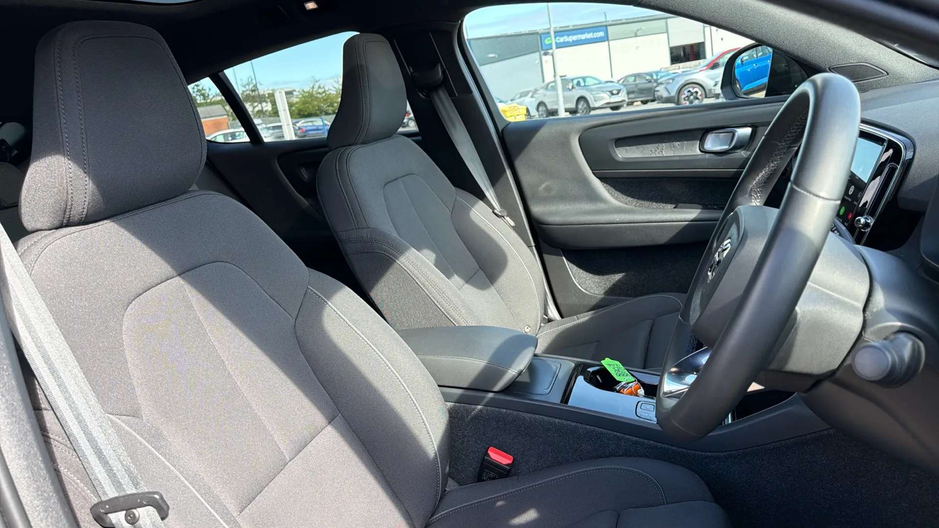 2023 VOLVO C40 2023 VOLVO C40