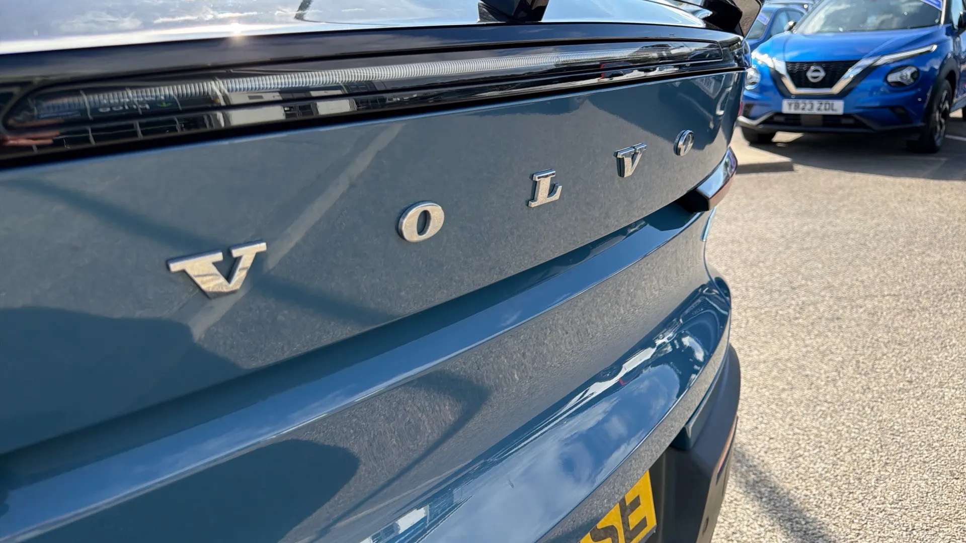 2023 VOLVO C40 2023 VOLVO C40