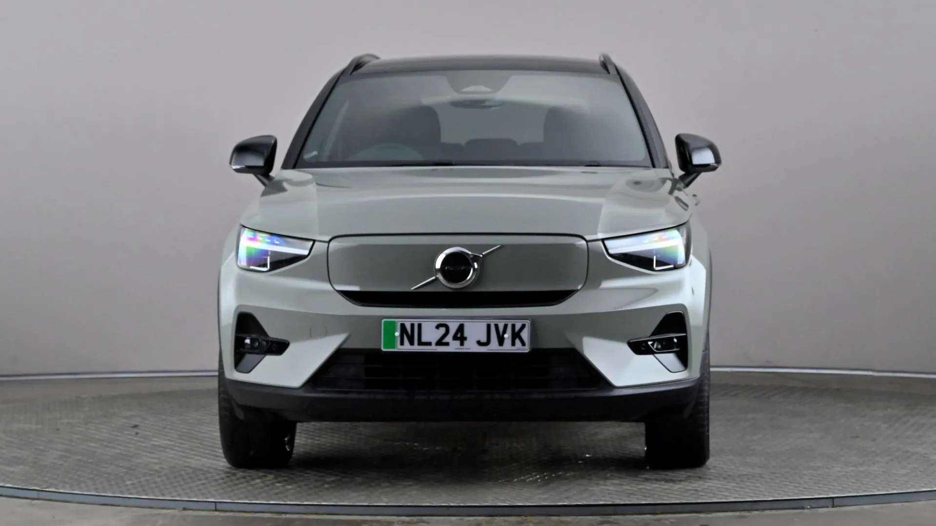 A 2024 VOLVO XC40 175kW Recharge Plus 69kWh Auto A 2024 VOLVO XC40 175kW Recharge Plus 69kWh Auto