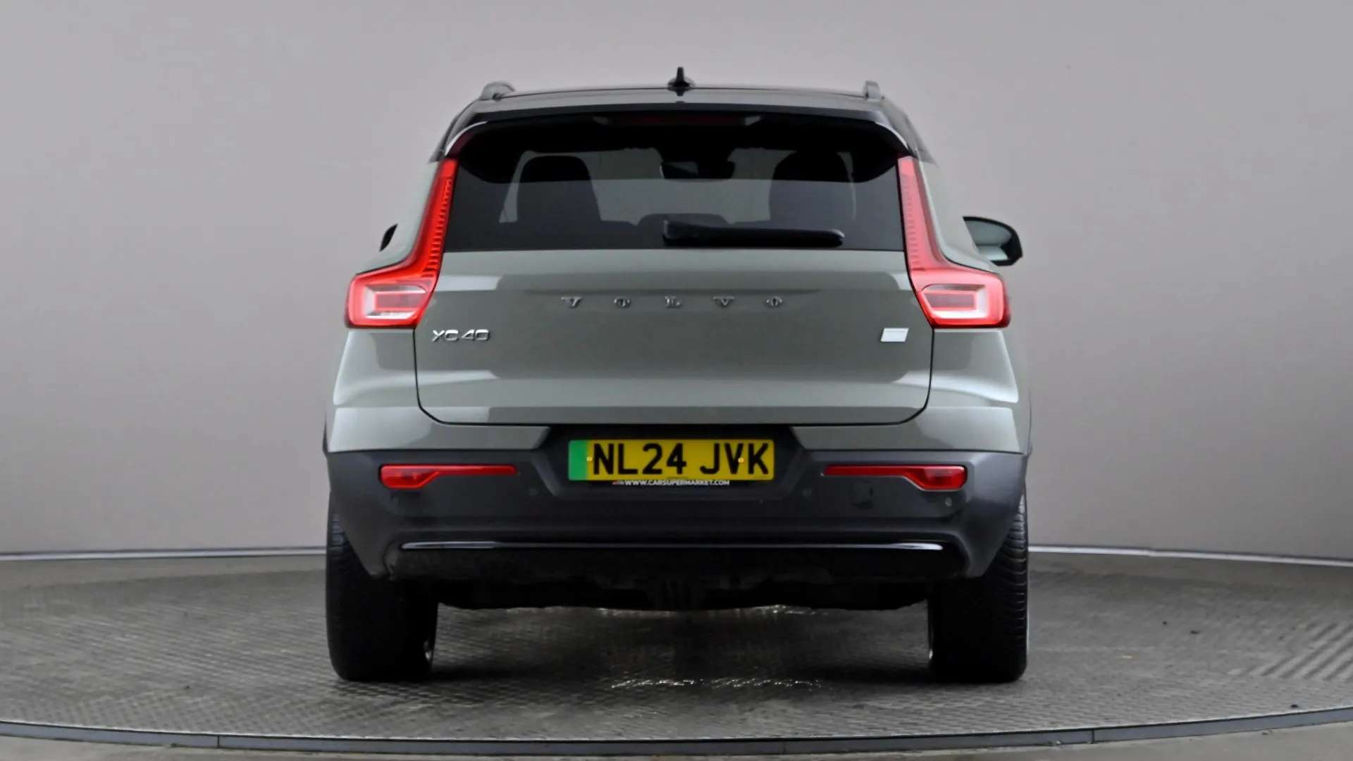 2024 VOLVO XC40 2024 VOLVO XC40