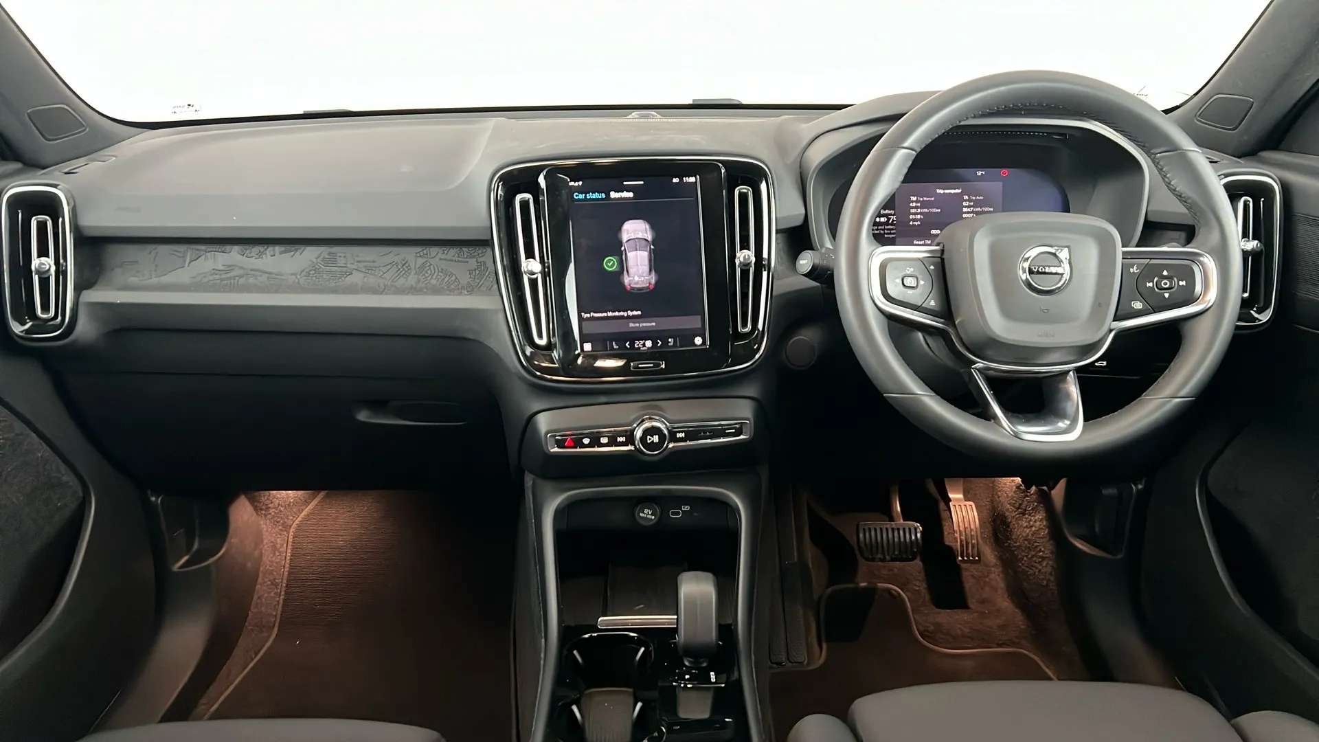 2024 VOLVO XC40 2024 VOLVO XC40