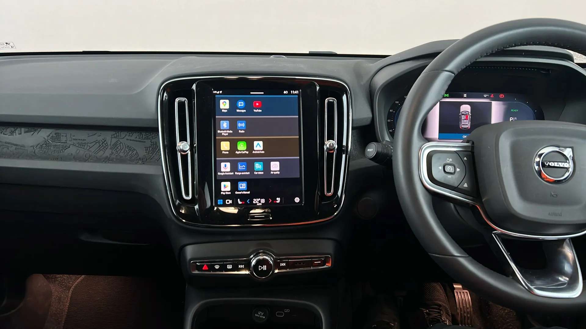 2024 VOLVO XC40 2024 VOLVO XC40