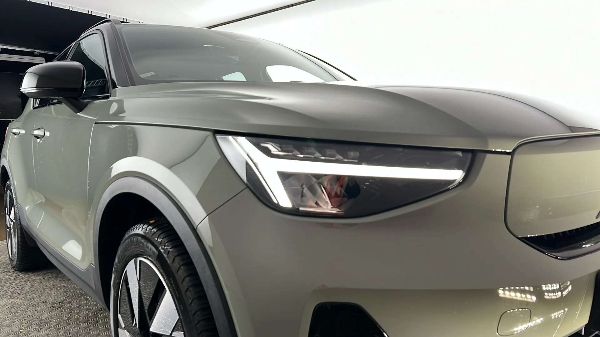 2024 VOLVO XC40 2024 VOLVO XC40