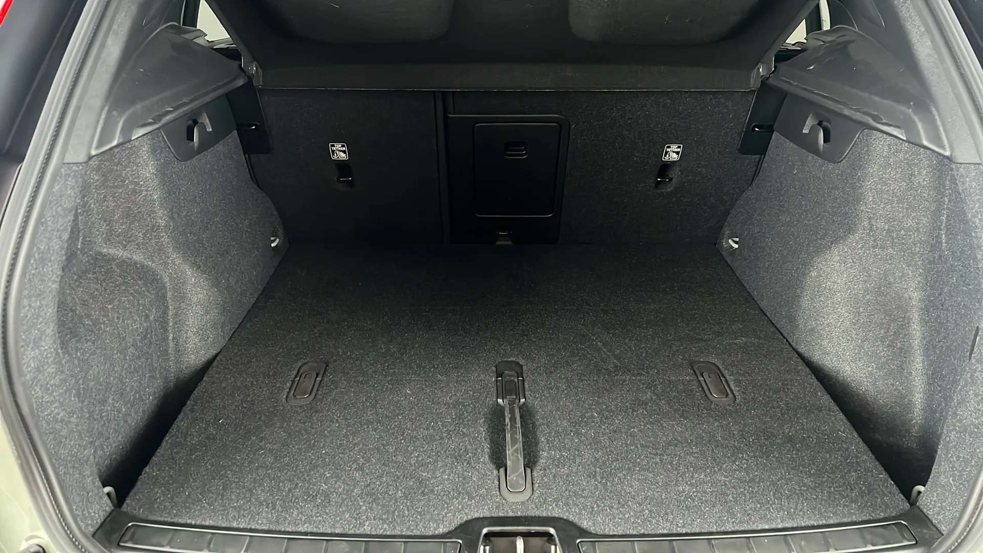 2024 VOLVO XC40 2024 VOLVO XC40