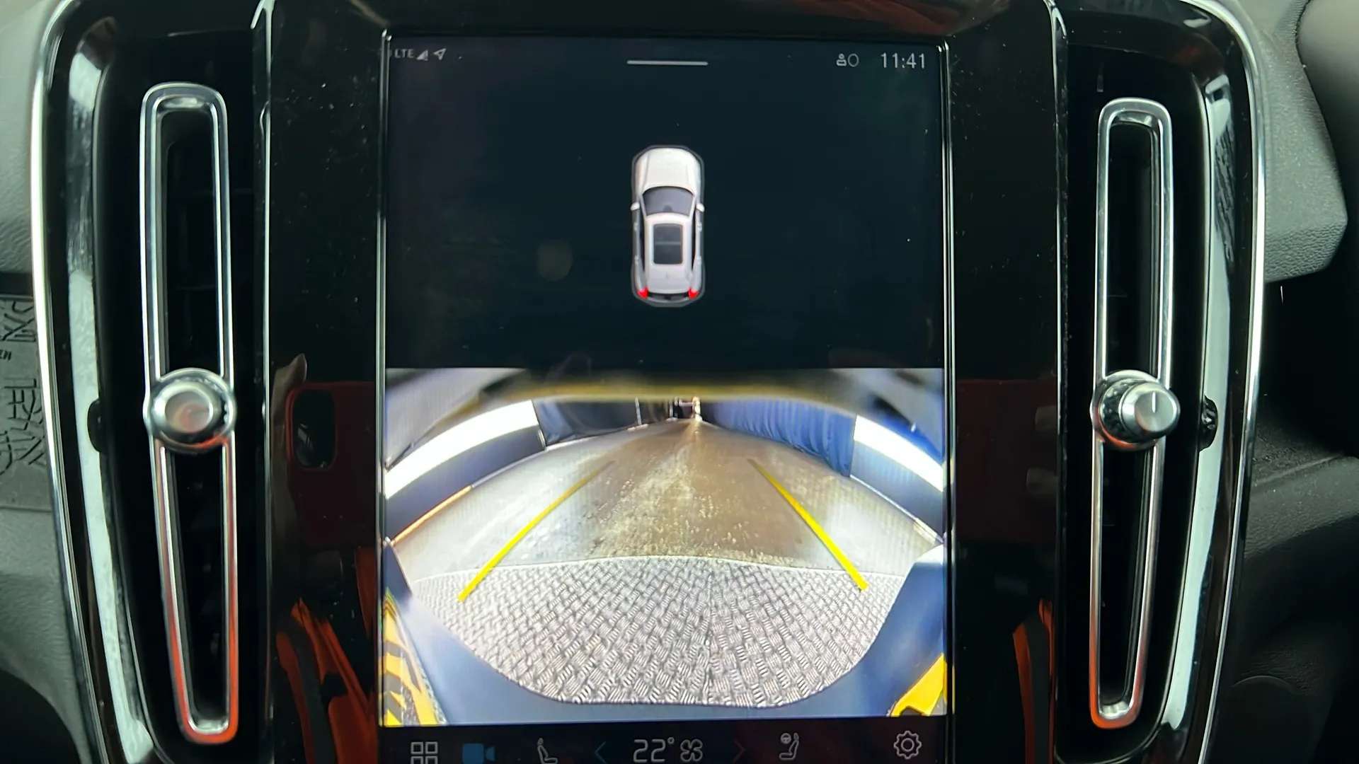 2024 VOLVO XC40 2024 VOLVO XC40