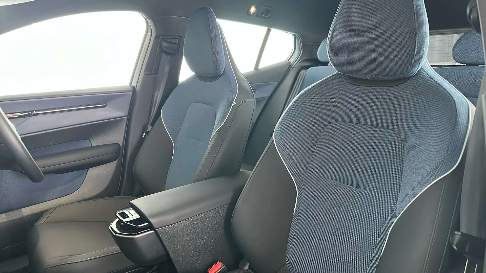 2025 VOLVO EX30 2025 VOLVO EX30