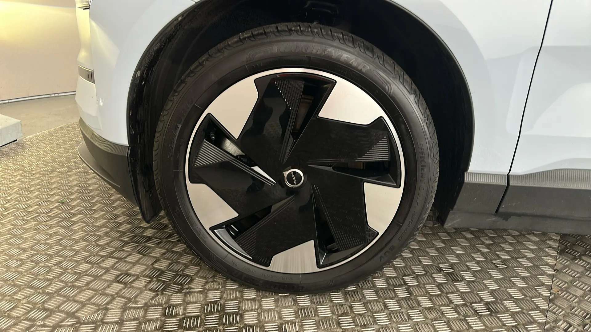 2025 VOLVO EX30 2025 VOLVO EX30