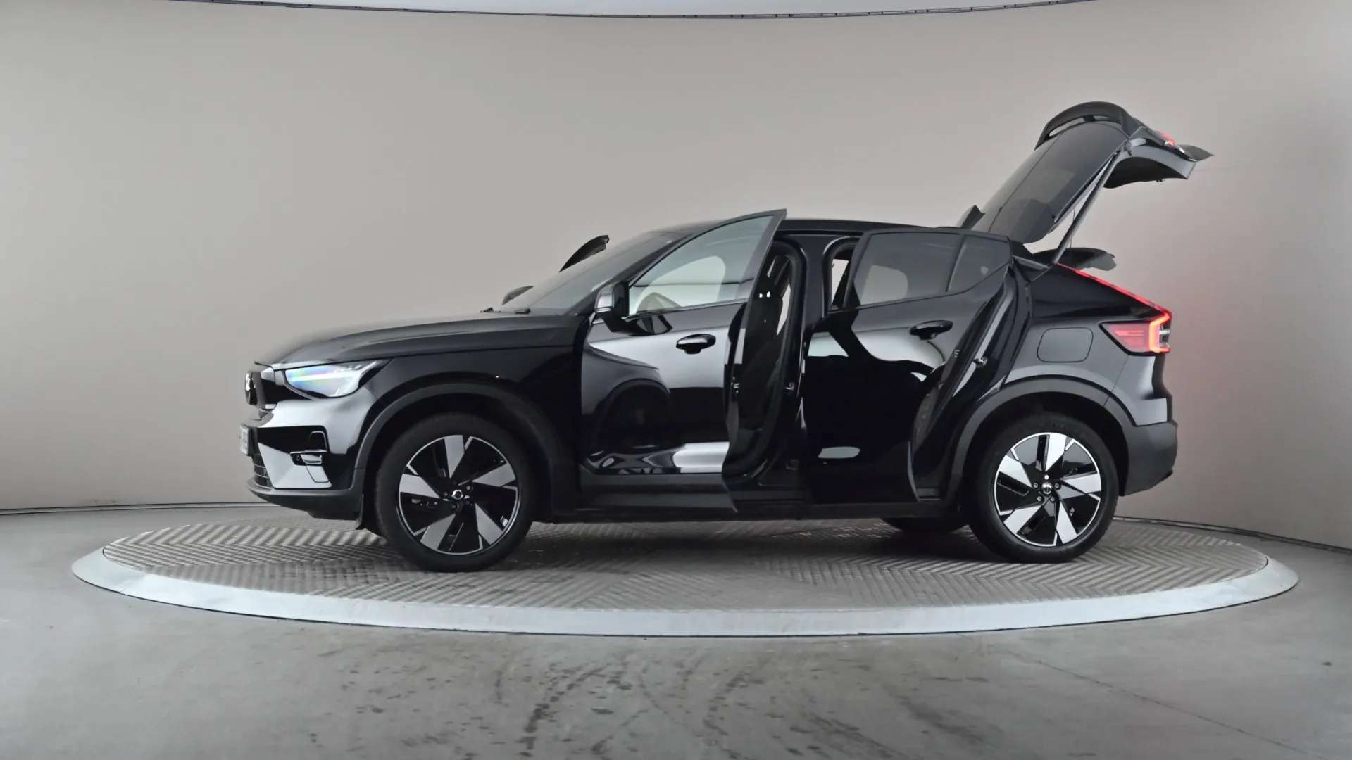 2024 VOLVO C40 2024 VOLVO C40