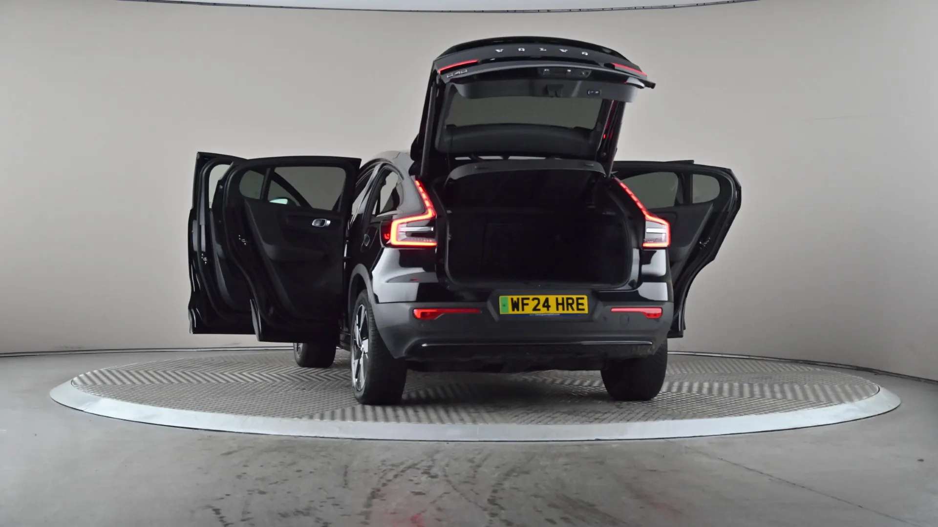 2024 VOLVO C40 2024 VOLVO C40