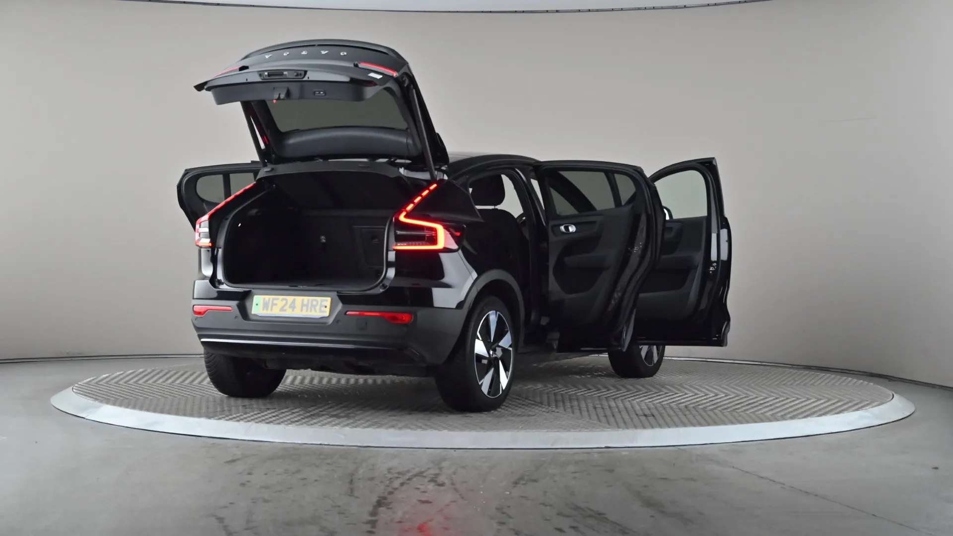 2024 VOLVO C40 2024 VOLVO C40