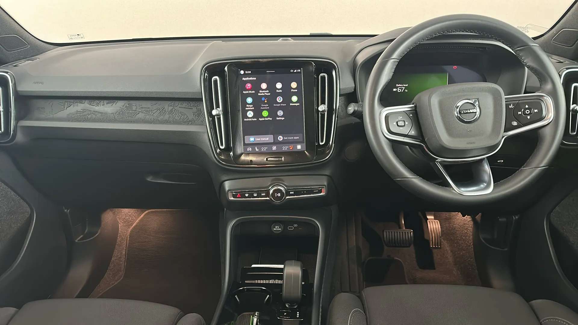 2024 VOLVO C40 2024 VOLVO C40