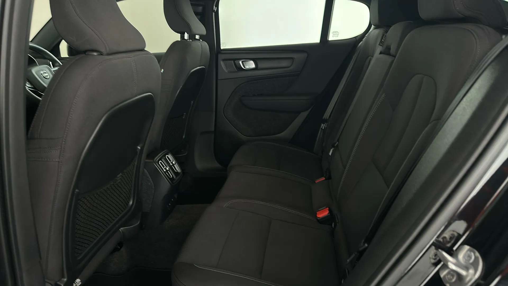 2024 VOLVO C40 2024 VOLVO C40