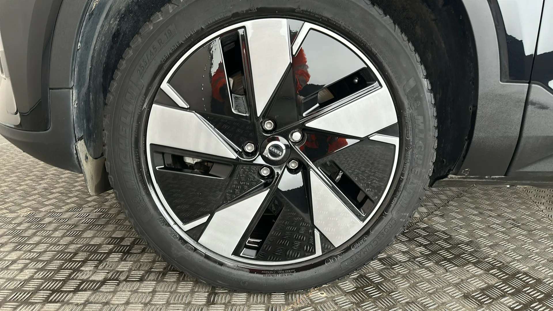 2024 VOLVO C40 2024 VOLVO C40