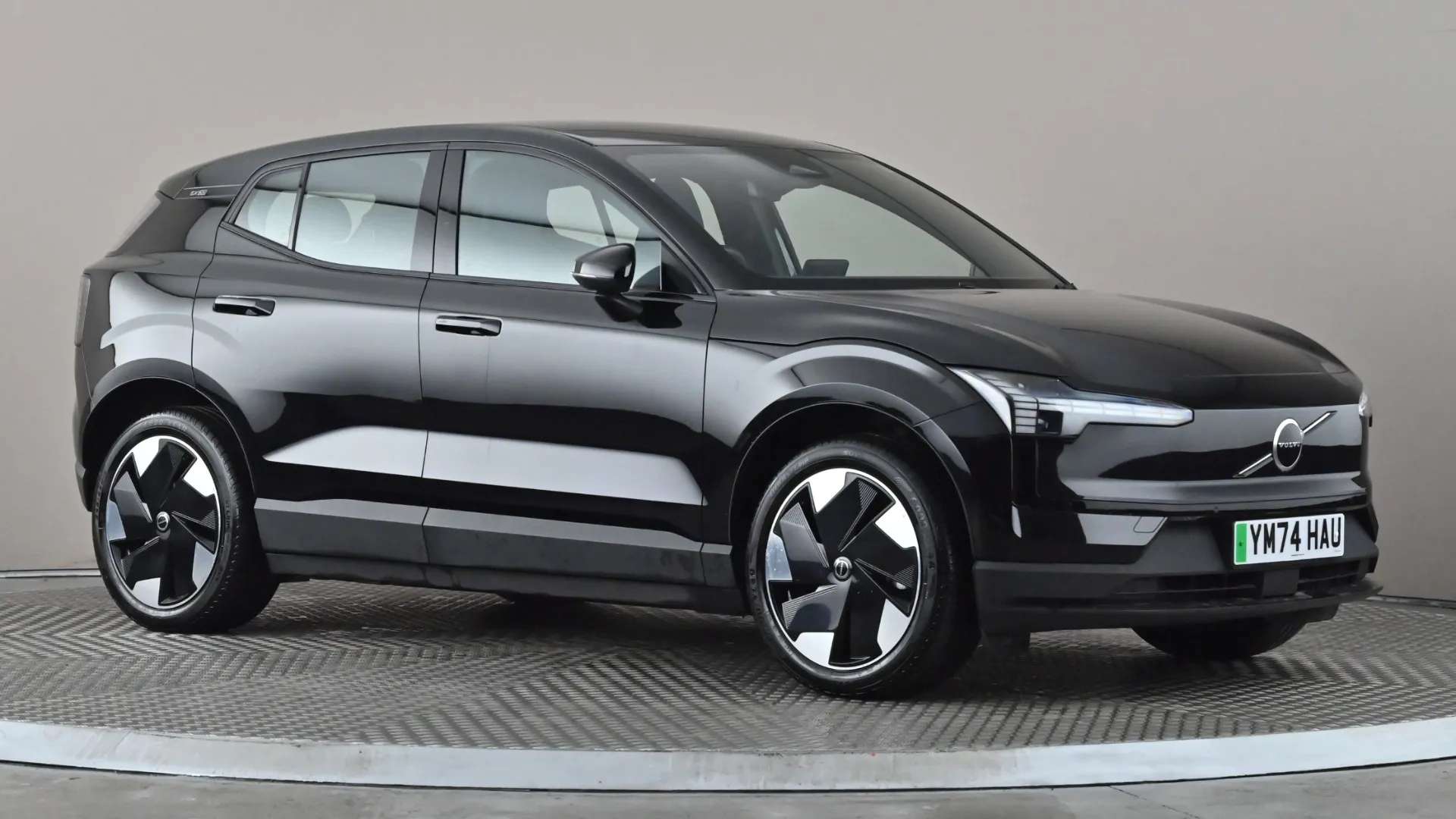 A 2025 VOLVO EX30 200kW SM Extended Range Plus 69kWh Auto A 2025 VOLVO EX30 200kW SM Extended Range Plus 69kWh Auto