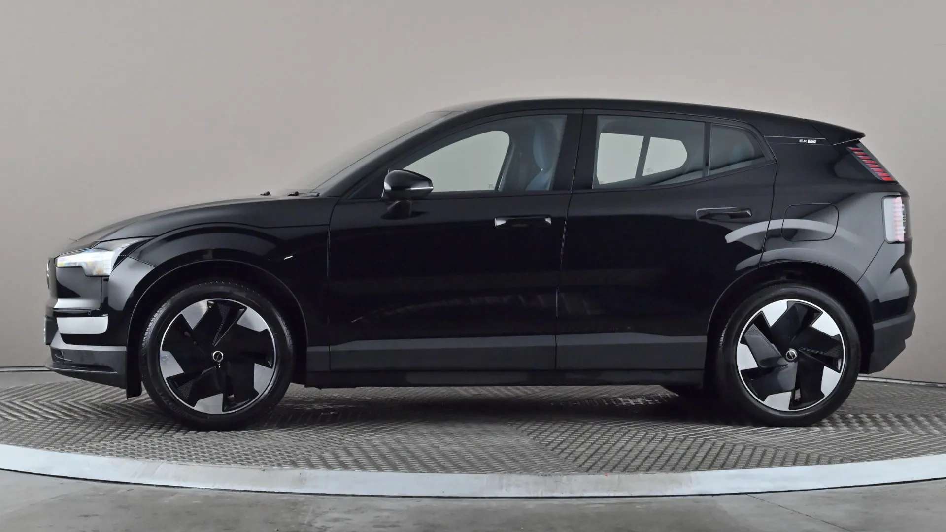 A 2025 VOLVO EX30 200kW SM Extended Range Plus 69kWh Auto A 2025 VOLVO EX30 200kW SM Extended Range Plus 69kWh Auto