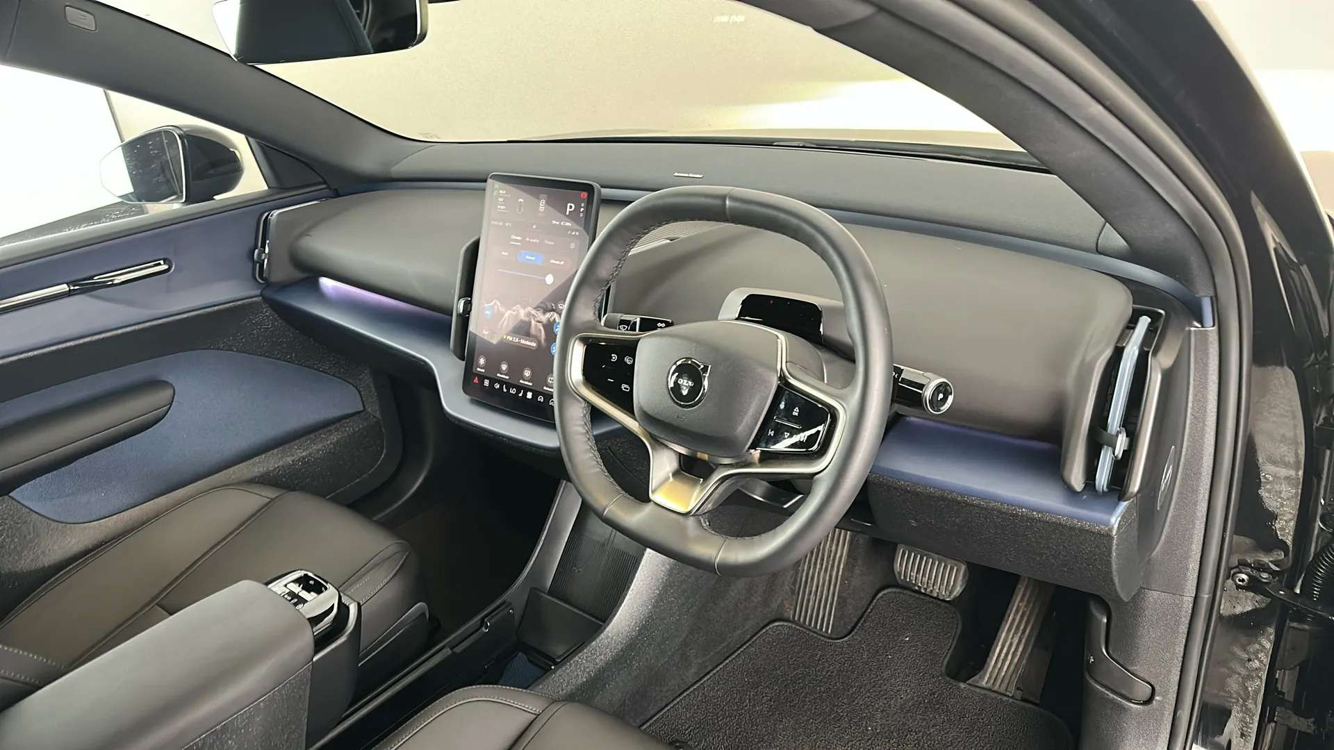 2025 VOLVO EX30 2025 VOLVO EX30