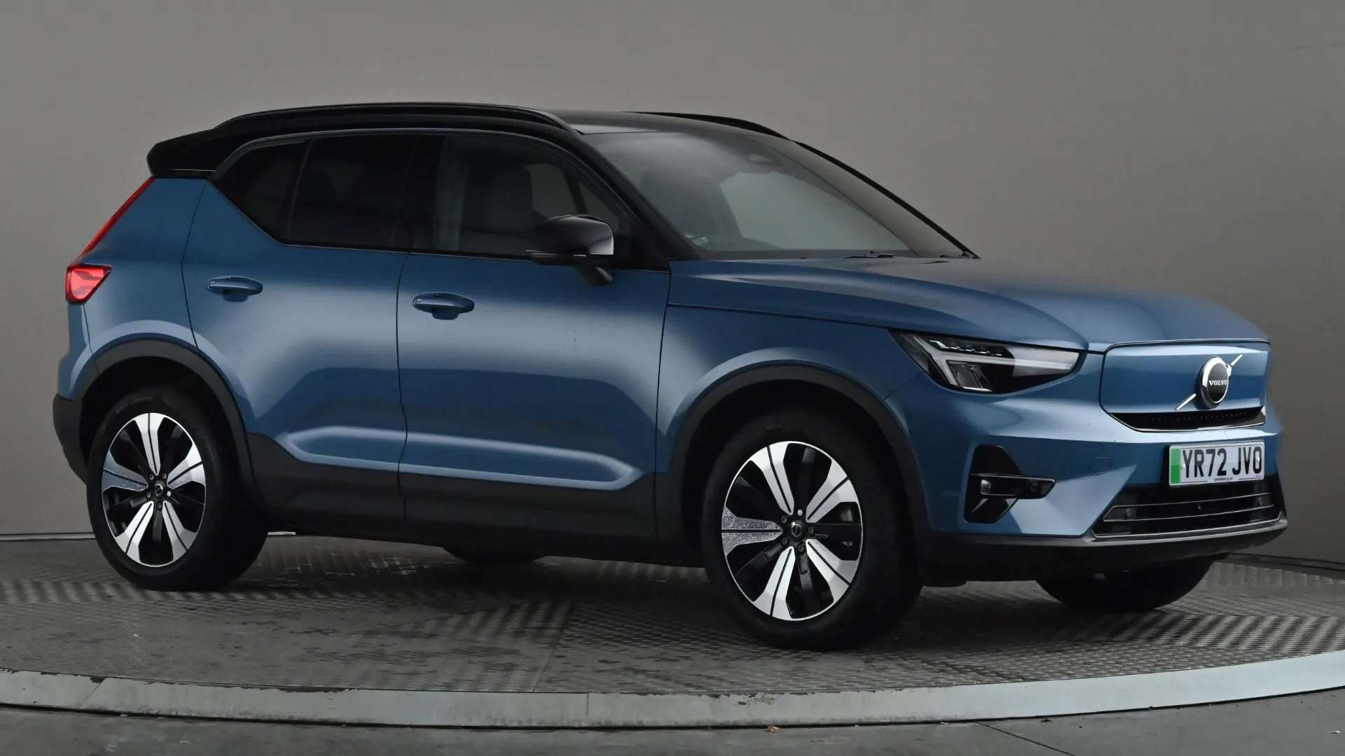 2022 VOLVO XC40 2022 VOLVO XC40