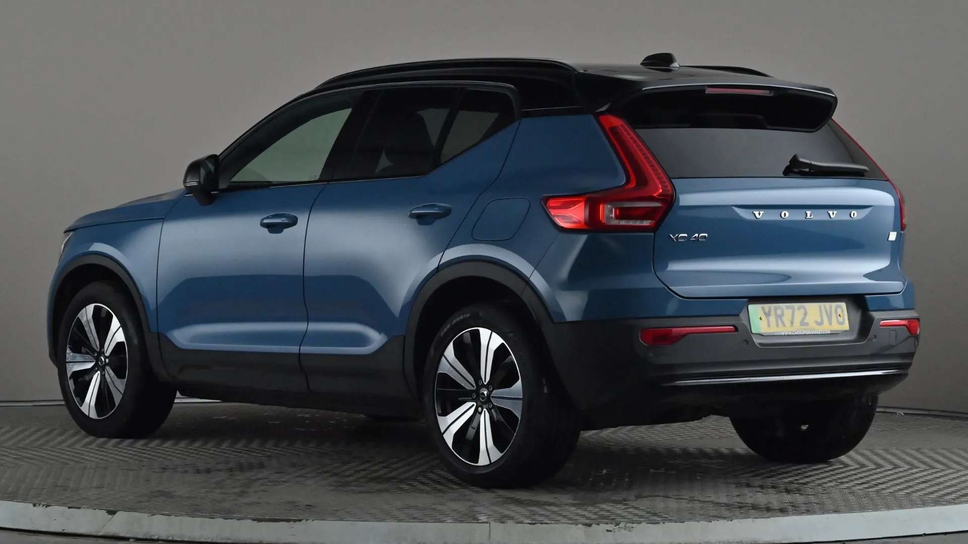 2022 VOLVO XC40 2022 VOLVO XC40