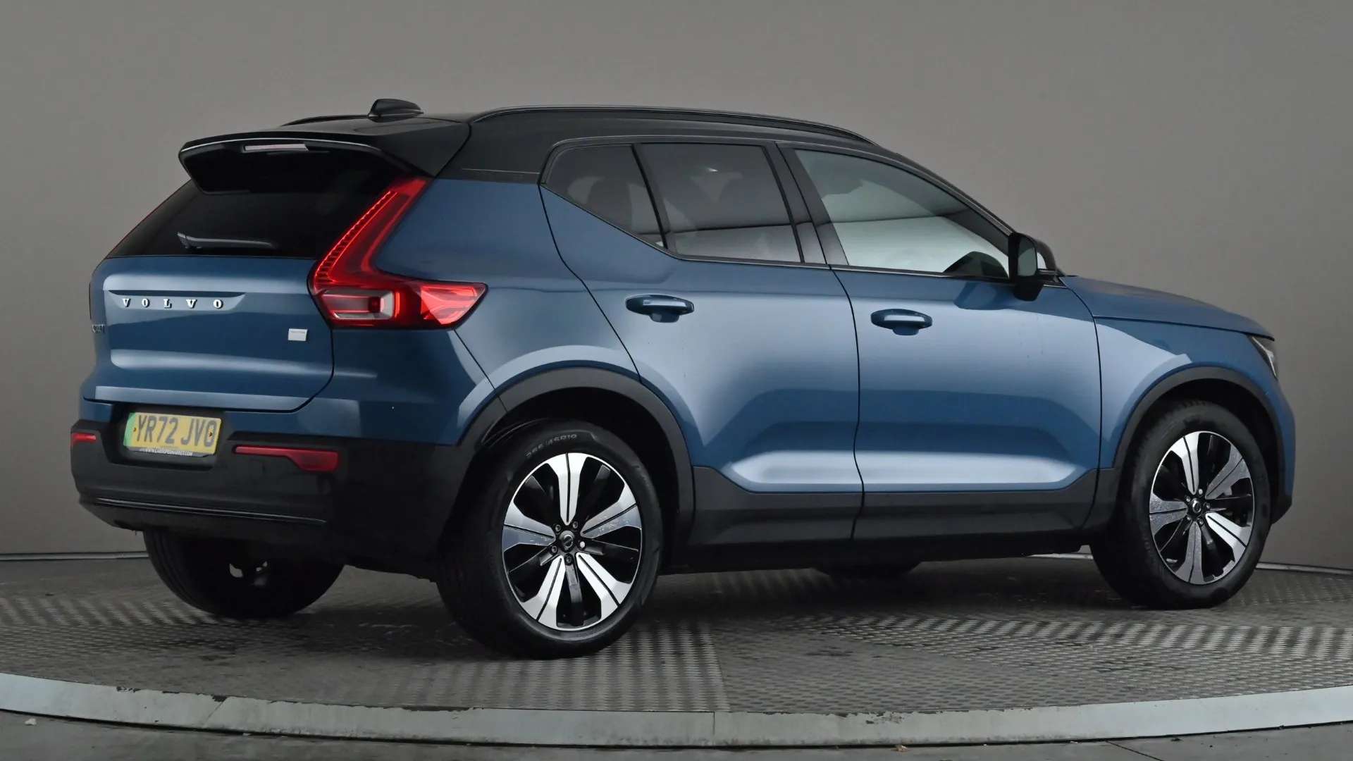 2022 VOLVO XC40 2022 VOLVO XC40
