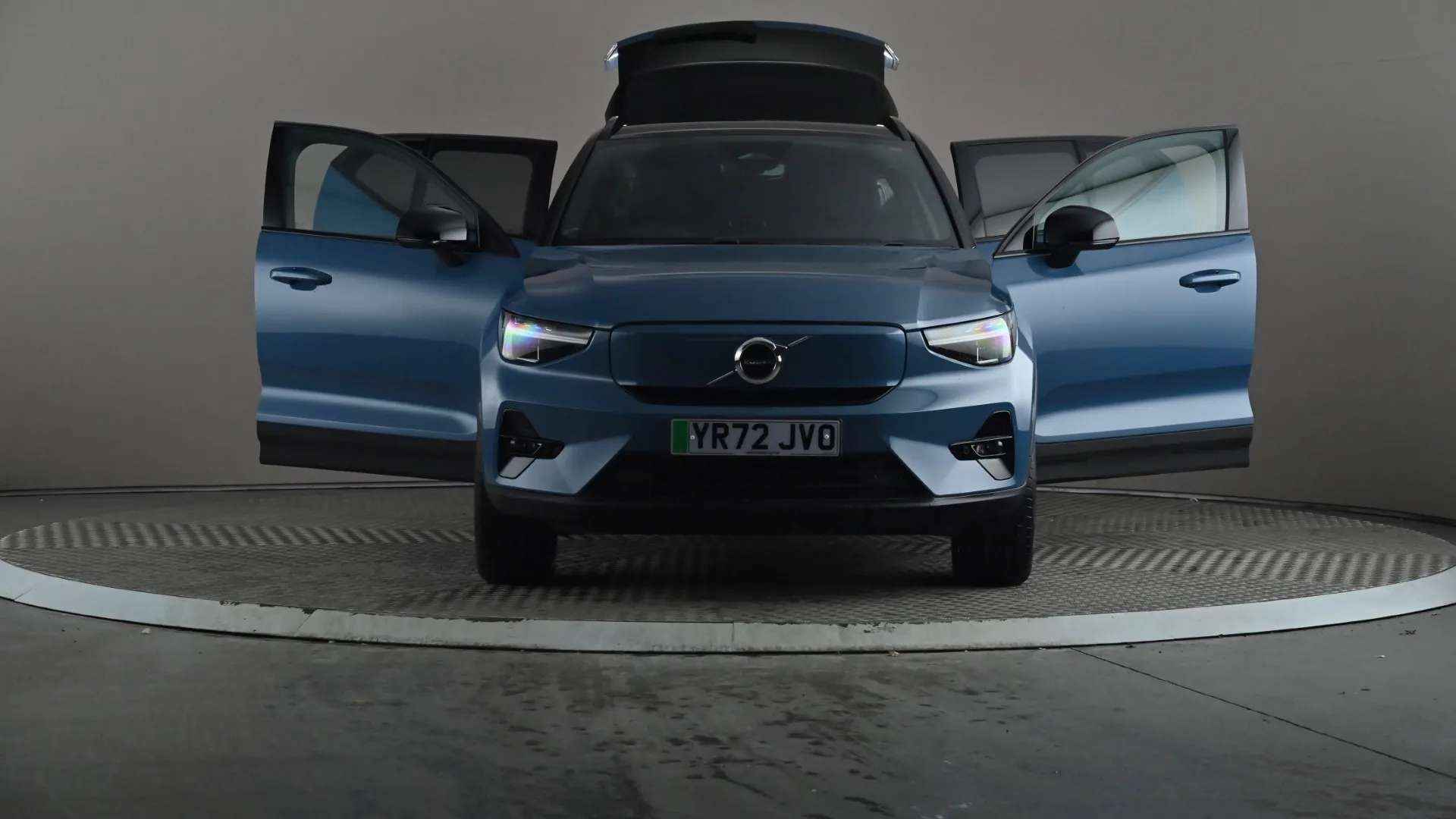 2022 VOLVO XC40 2022 VOLVO XC40
