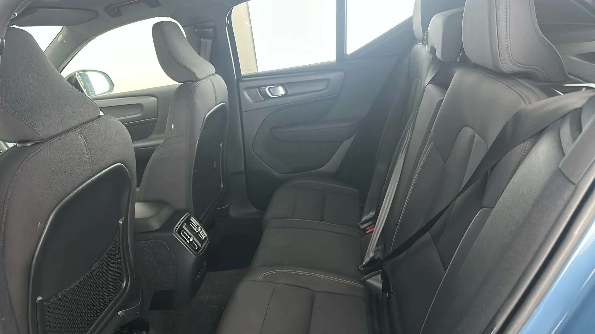 2022 VOLVO XC40 2022 VOLVO XC40