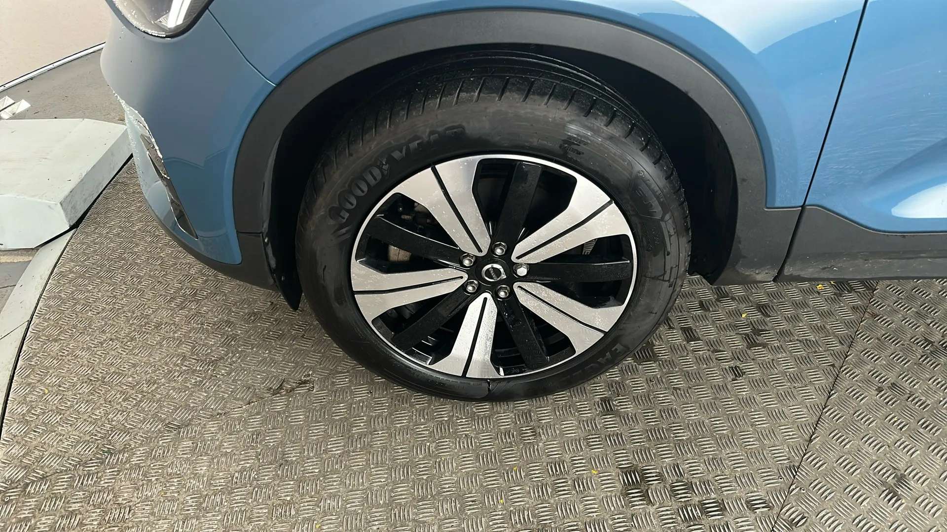 2022 VOLVO XC40 2022 VOLVO XC40