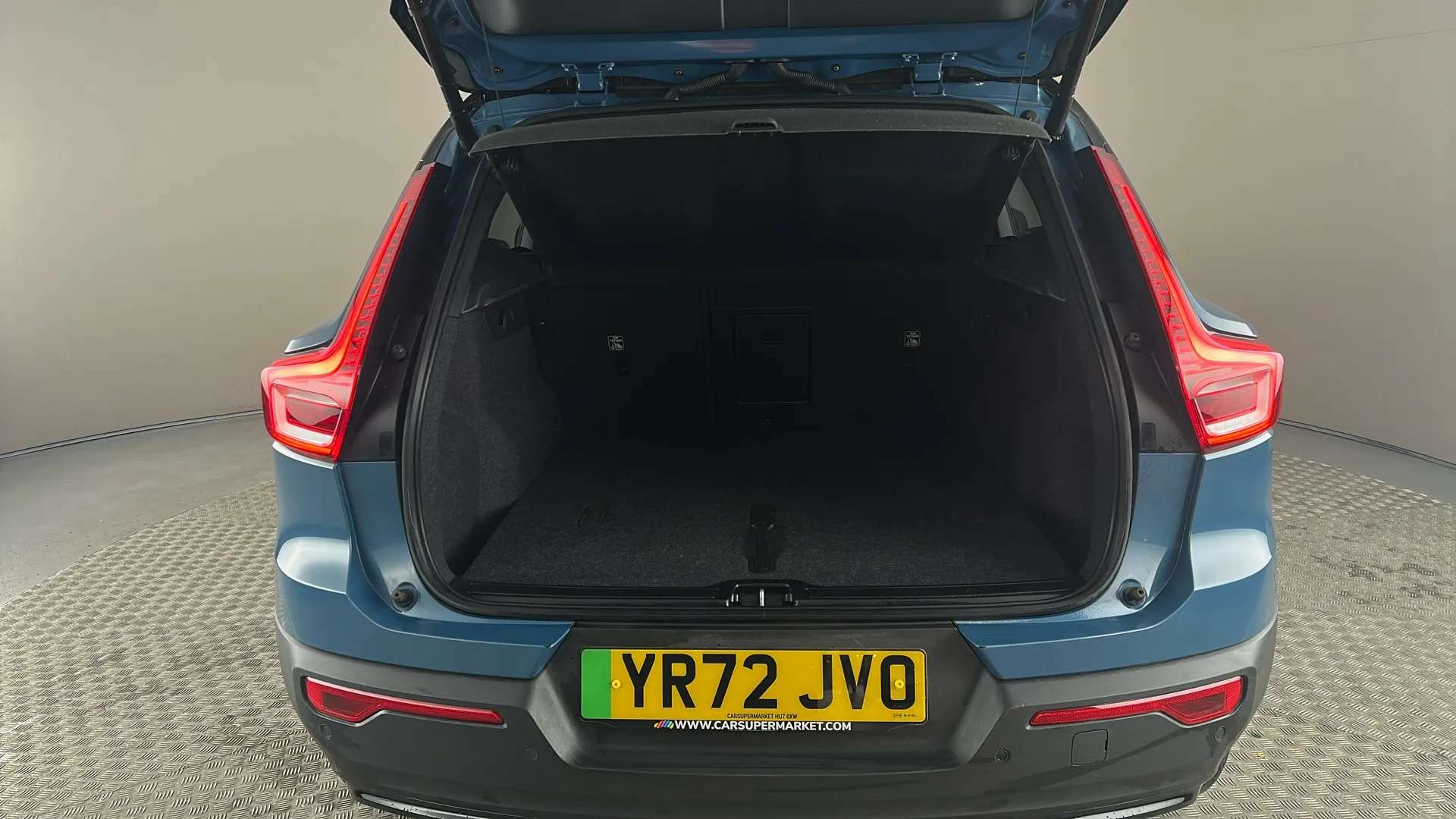 2022 VOLVO XC40 2022 VOLVO XC40