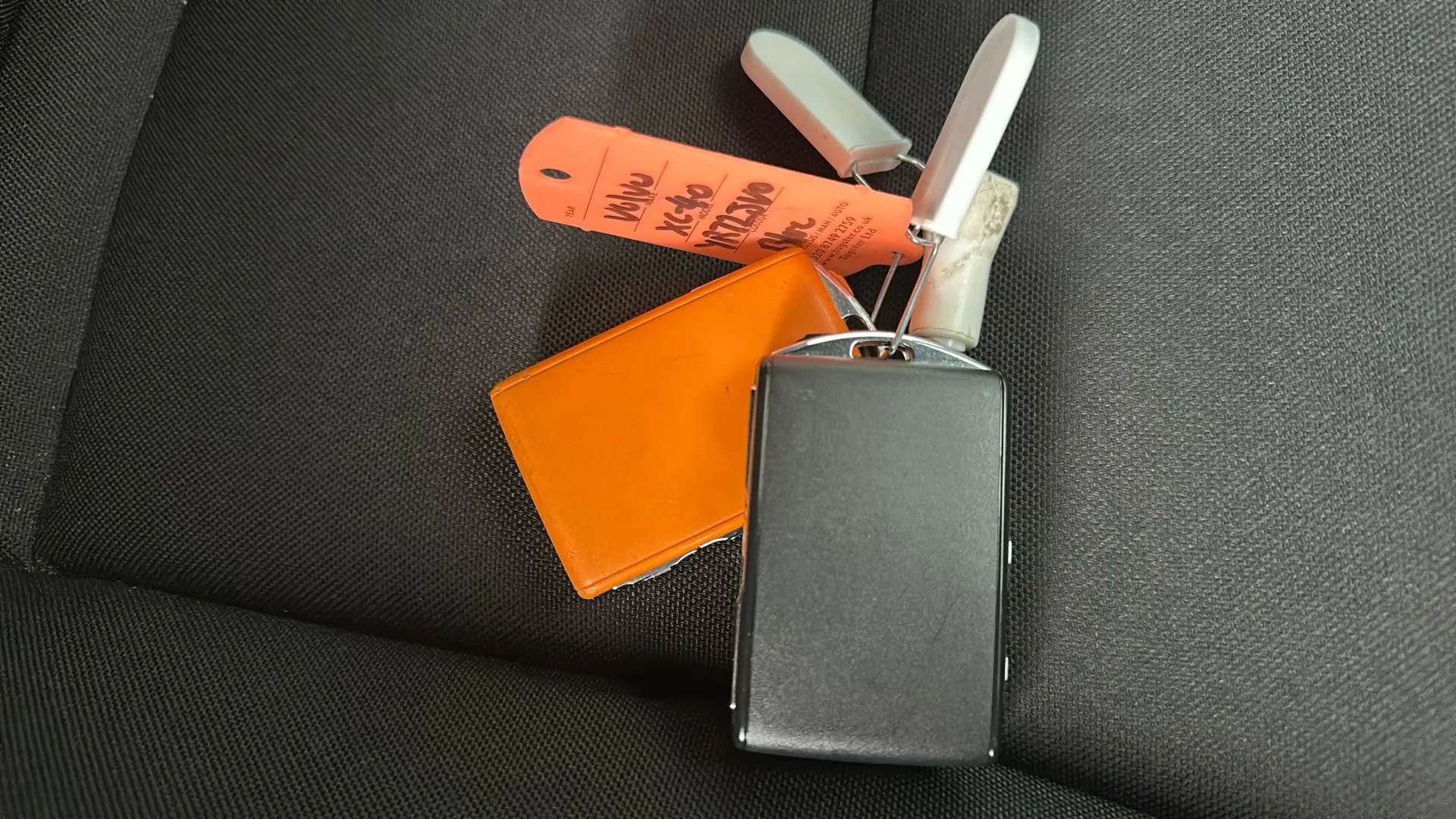 2022 VOLVO XC40 2022 VOLVO XC40