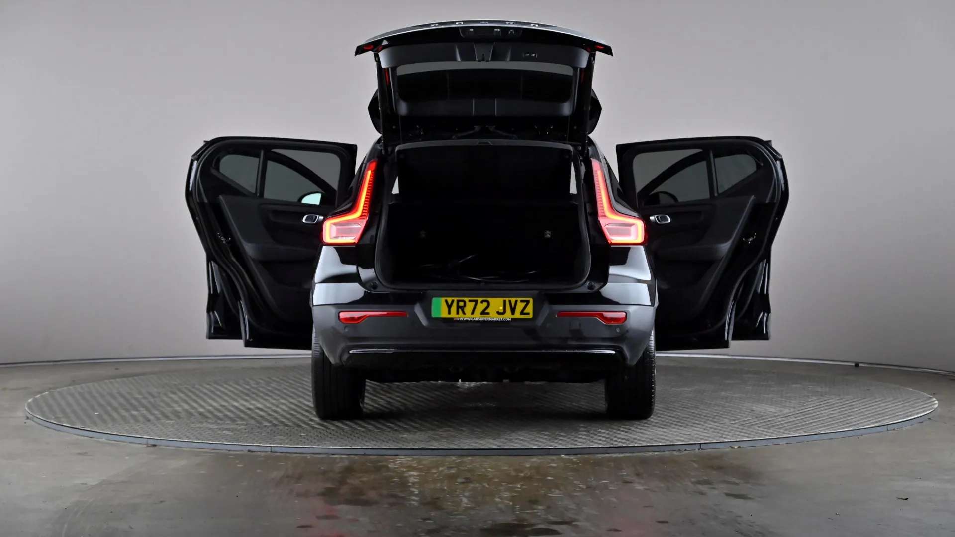 2022 VOLVO XC40 2022 VOLVO XC40