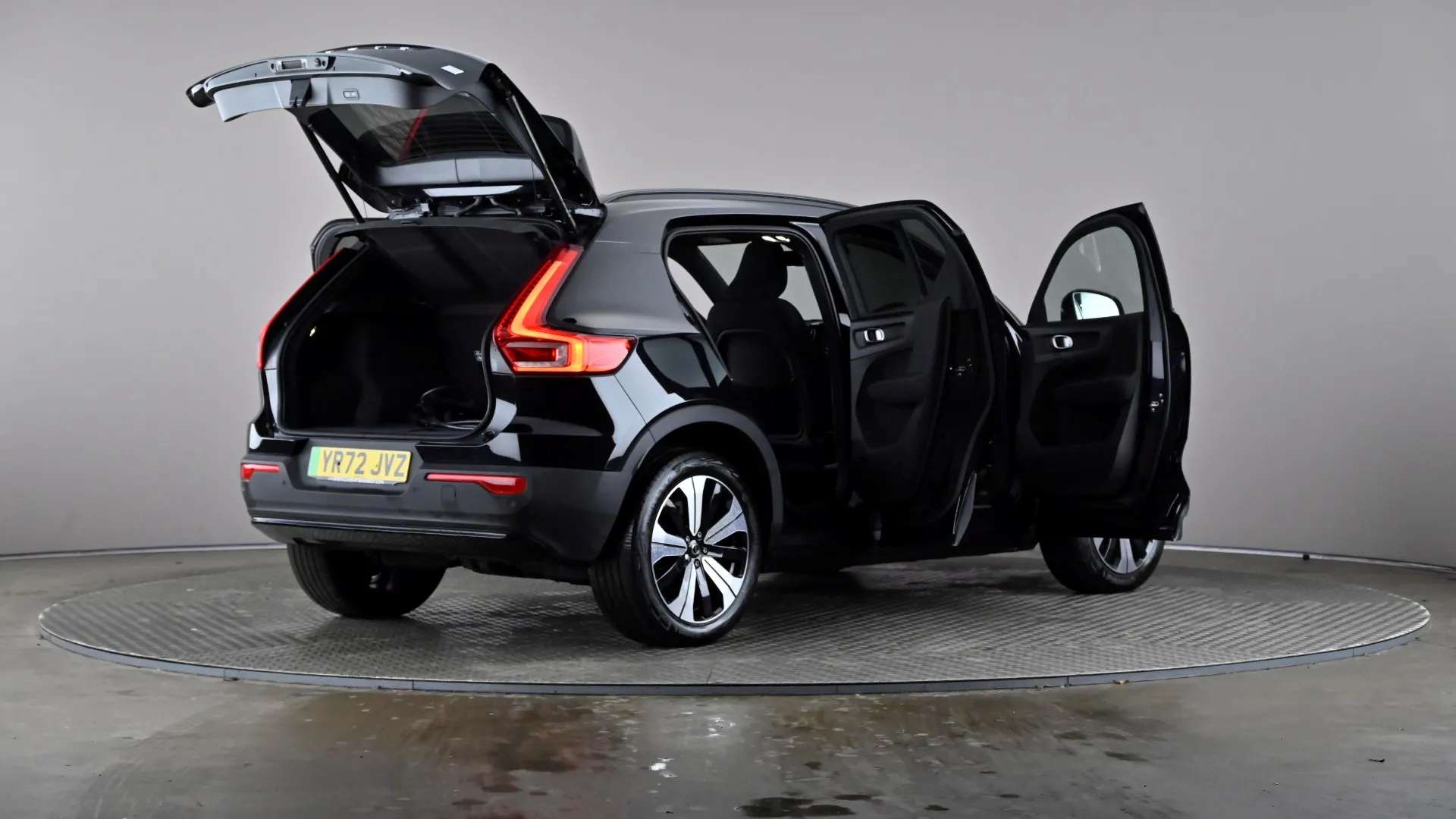 2022 VOLVO XC40 2022 VOLVO XC40