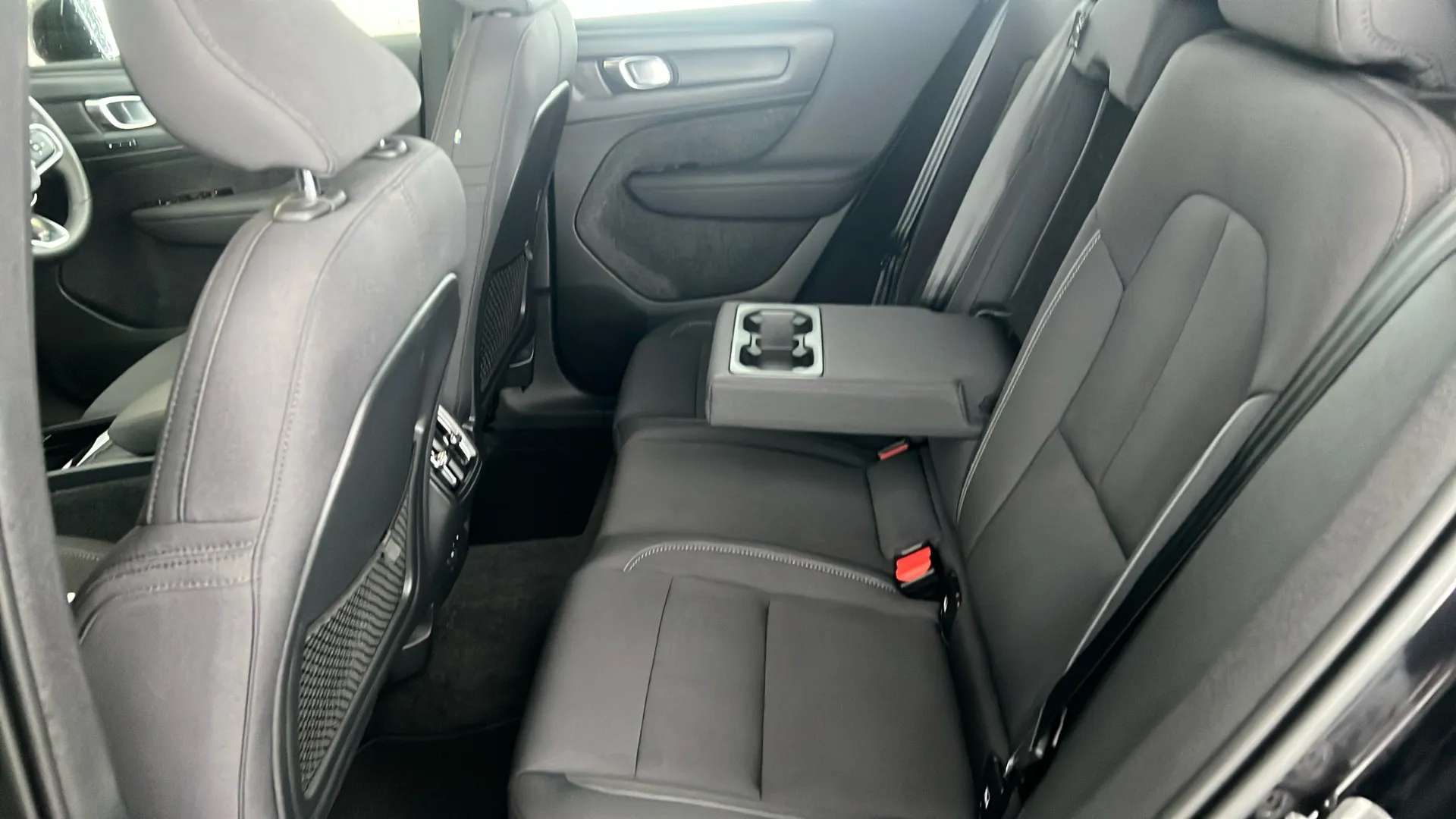 2022 VOLVO XC40 2022 VOLVO XC40