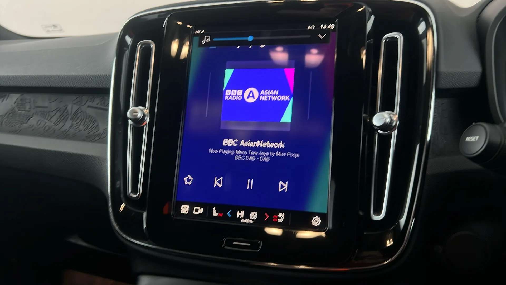 2022 VOLVO XC40 2022 VOLVO XC40