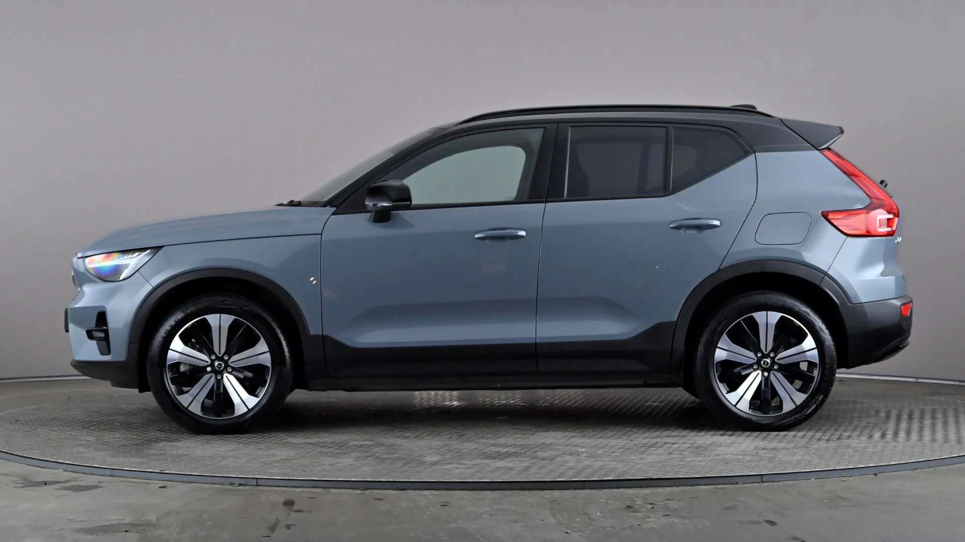 2022 VOLVO XC40 2022 VOLVO XC40