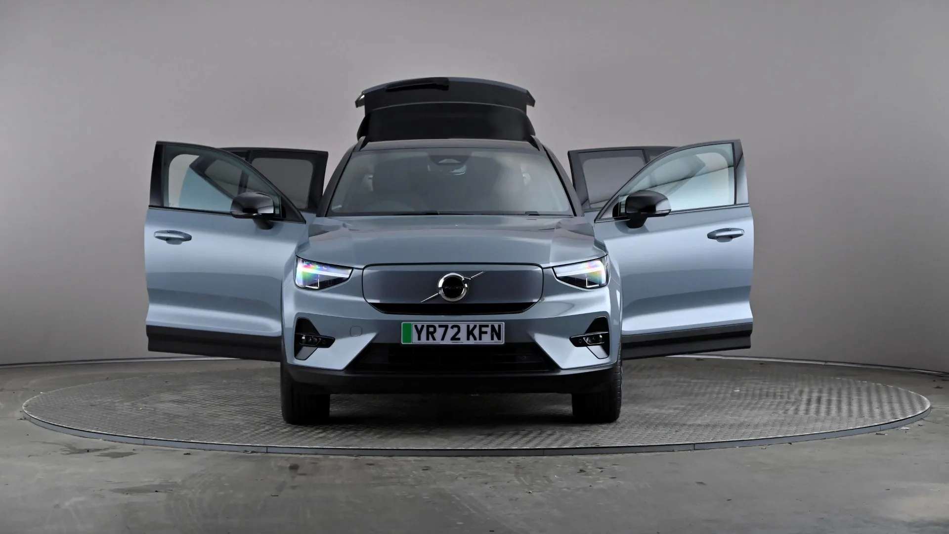 2022 VOLVO XC40 2022 VOLVO XC40
