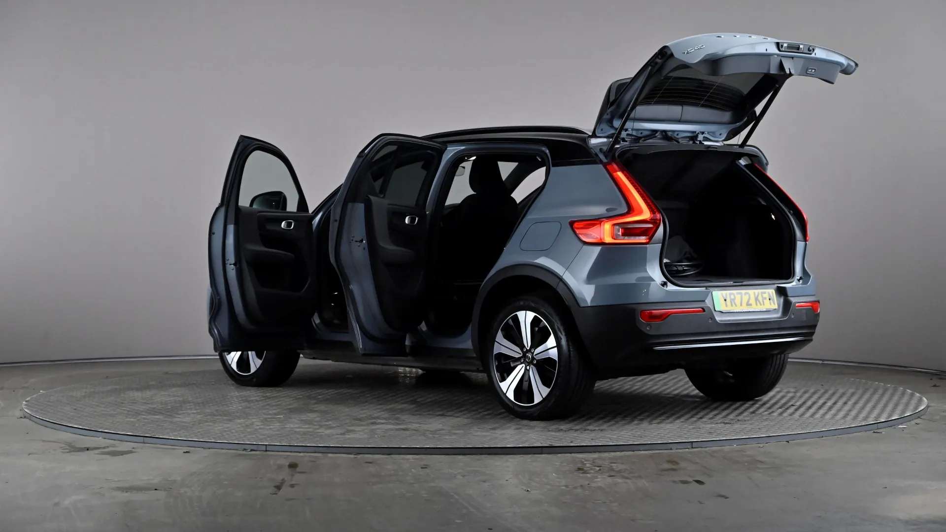 2022 VOLVO XC40 2022 VOLVO XC40