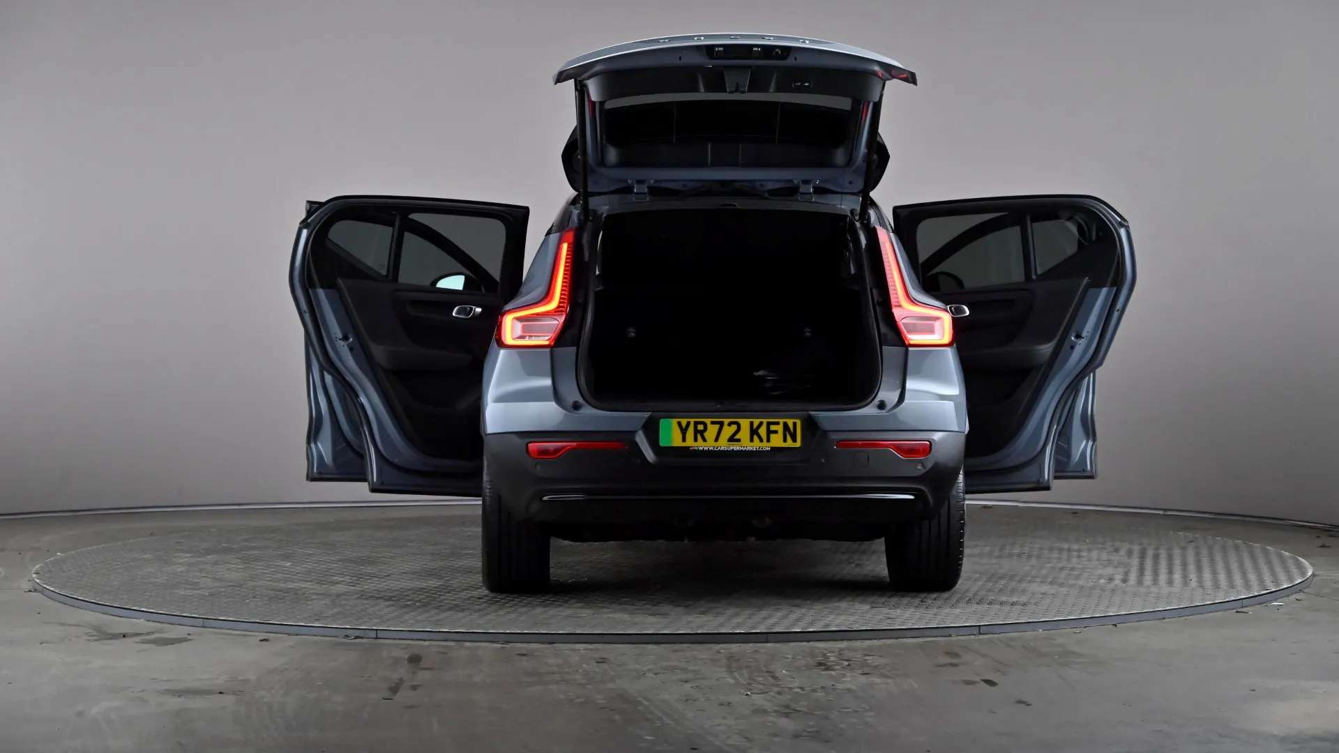 2022 VOLVO XC40 2022 VOLVO XC40