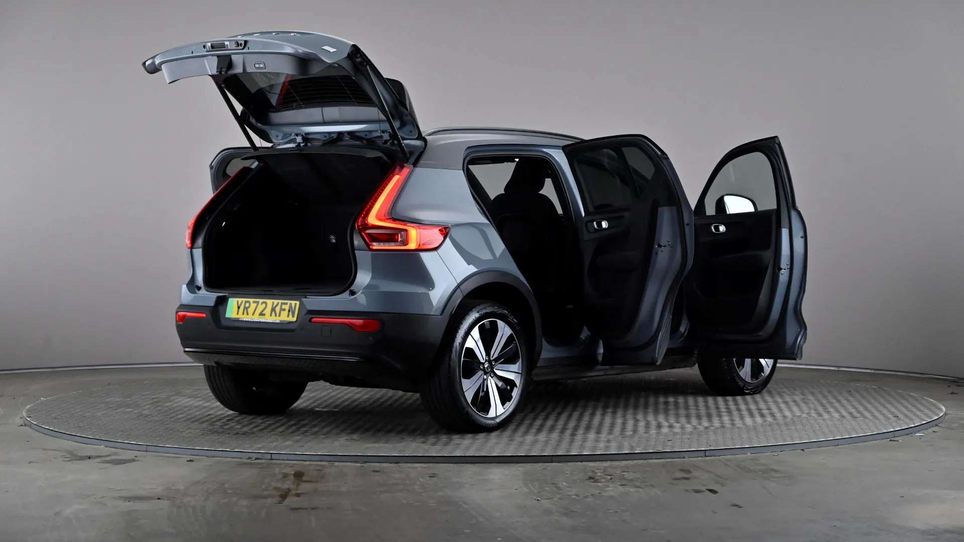 2022 VOLVO XC40 2022 VOLVO XC40