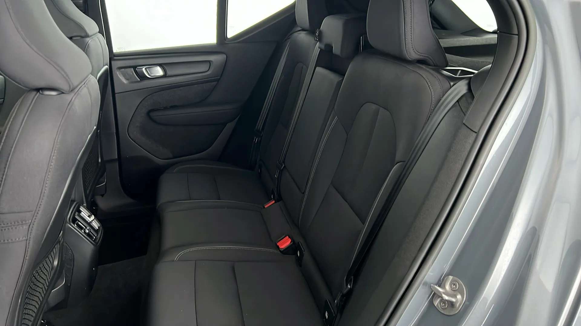 2022 VOLVO XC40 2022 VOLVO XC40