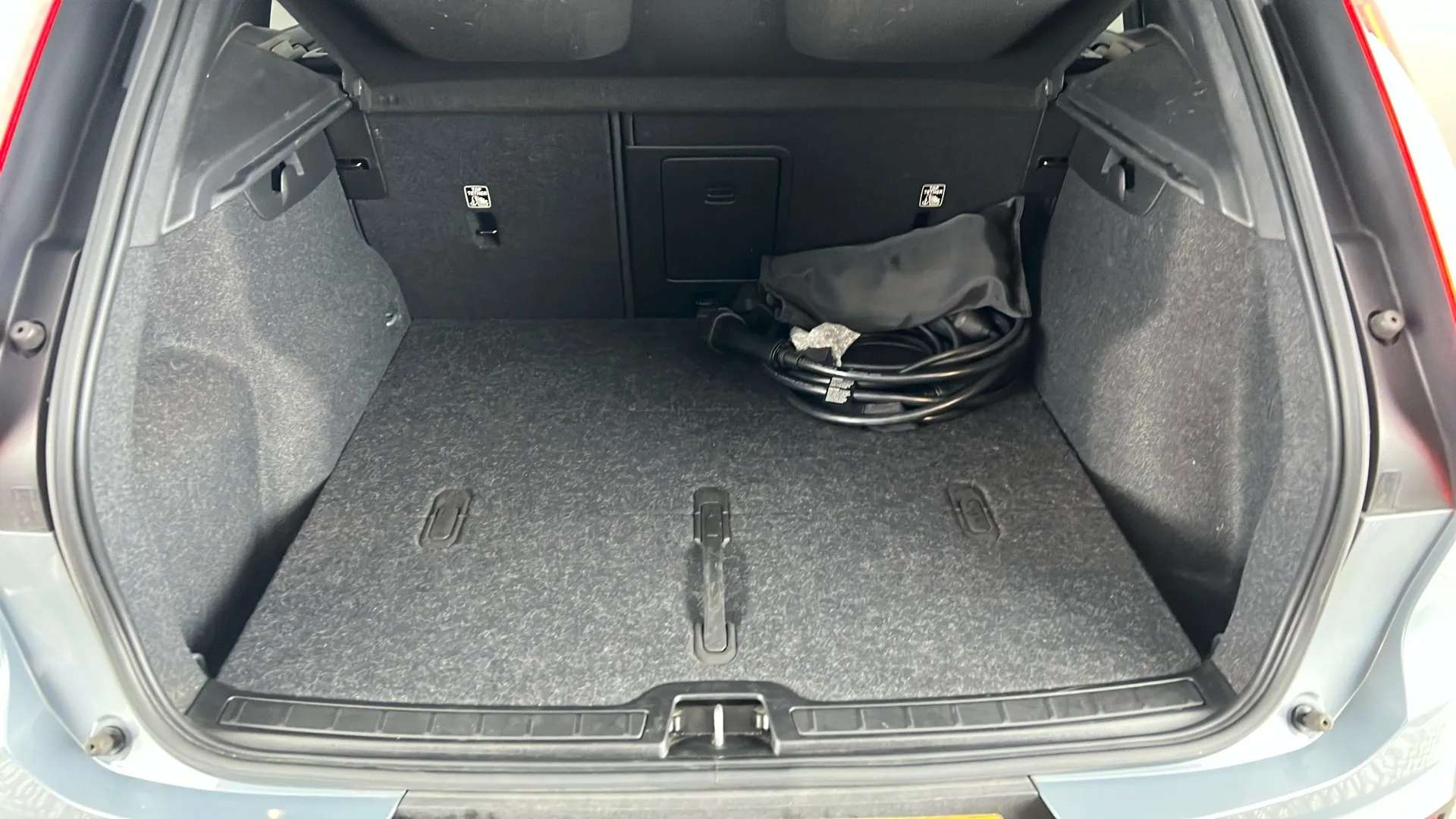 2022 VOLVO XC40 2022 VOLVO XC40