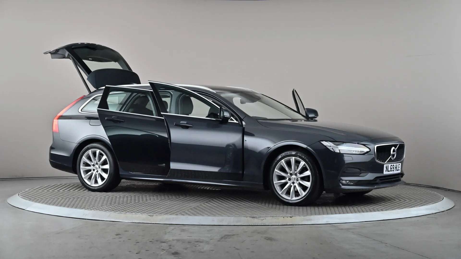 2019 VOLVO V90 2019 VOLVO V90