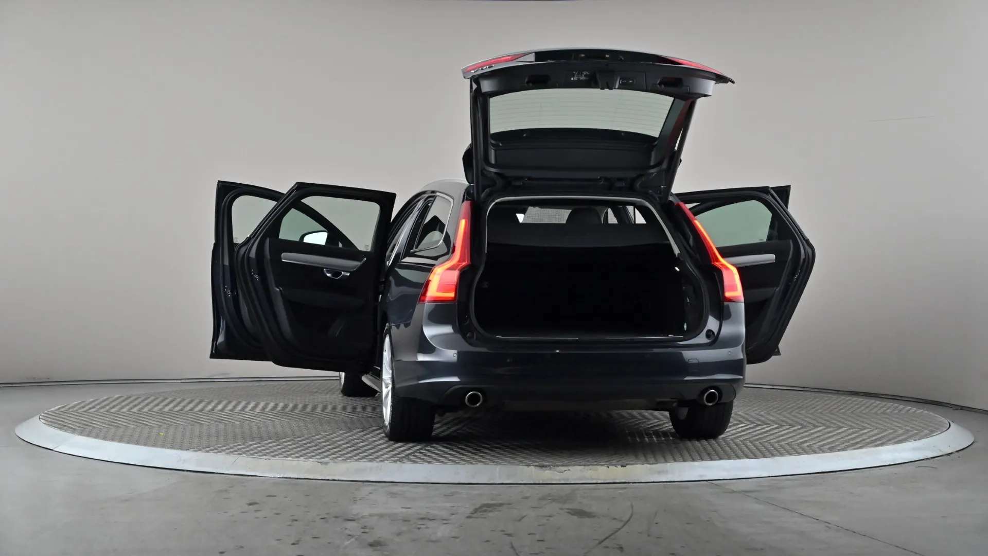 2019 VOLVO V90 2019 VOLVO V90
