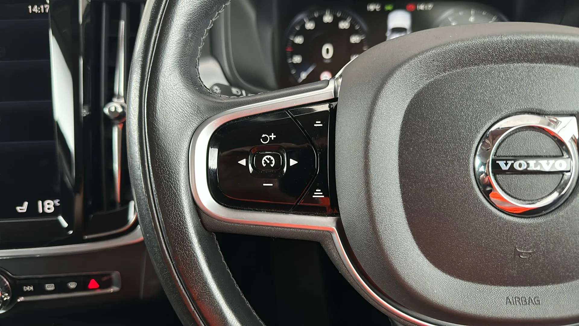 2019 VOLVO V90 2019 VOLVO V90