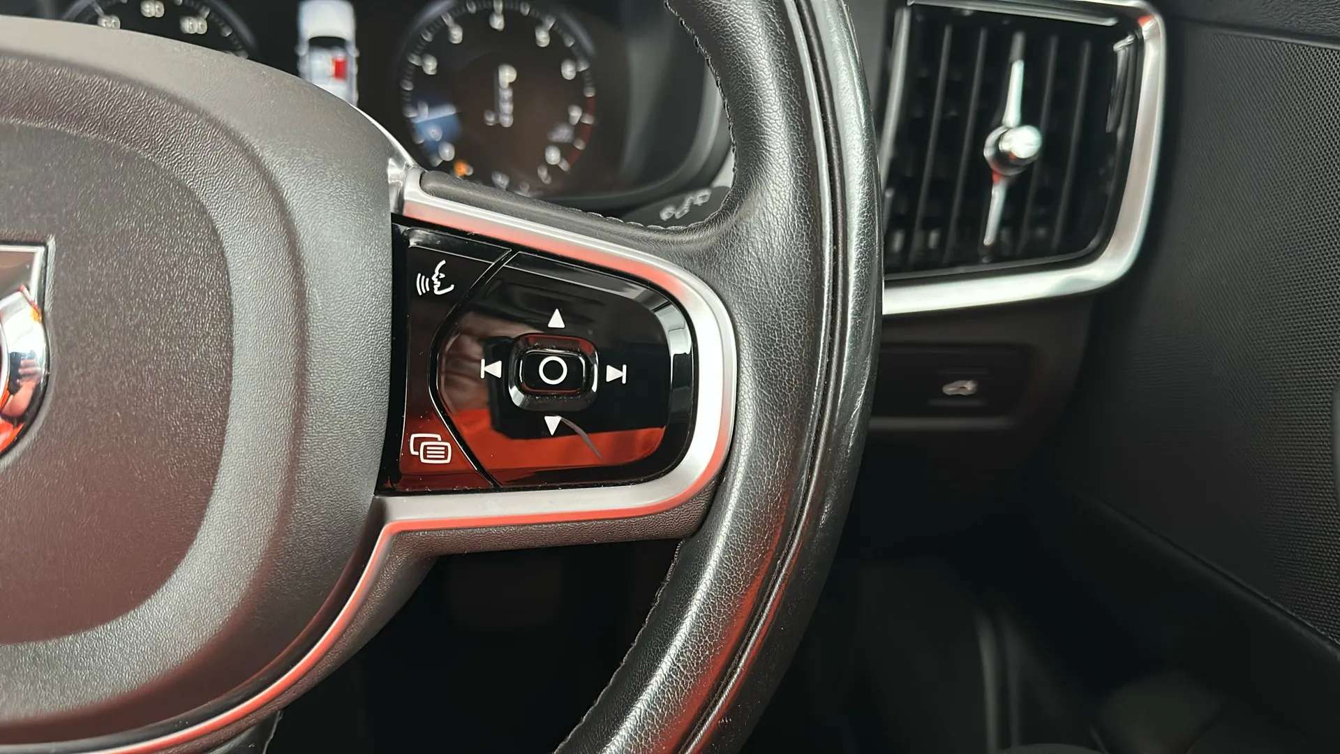 2019 VOLVO V90 2019 VOLVO V90
